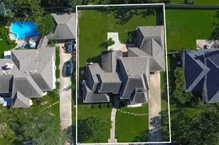 14819 Alderwick Dr, Sugar Land, TX 77498 - Photo 2