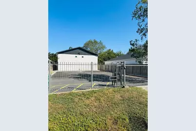 8005 Bowen Street #5, Houston, TX 77051 - Photo 2
