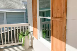 2516 Avenue M, Galveston, TX 77550 - Photo 2