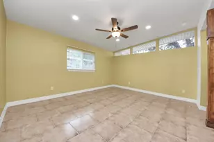 5326 Heatherbrook Dr, Houston, TX 77045 - Photo 10