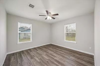 5126 Higgins Street, Houston, TX 77033 - Photo 12