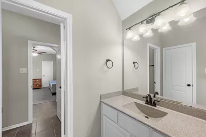 1016 Bolivar Point Lane, Friendswood, TX 77546 - Photo 30
