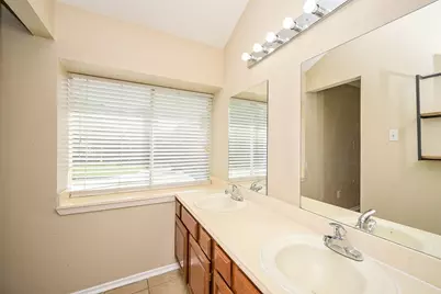 4218 Bridledon Lane, Houston, TX 77014 - Photo 32