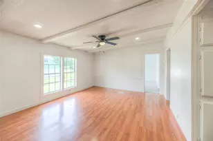 203 S Cyn Dr, Onalaska, TX 77360 - Photo 8
