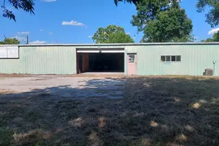 610 New York St, Navasota, TX 77868 - Photo 4