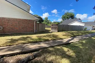 11702 N Petersham Dr, Houston, TX 77031 - Photo 24