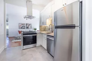 3027 Ave O 1/2, Galveston, TX 77550 - Photo 2