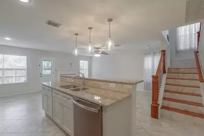 131 N Villa Oaks Drive, The Woodlands, TX 77382 - Photo 4