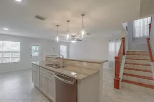 131 N Villa Oaks Dr, The Woodlands, TX 77382 - Photo 4