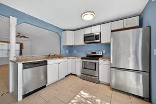 1701 Upland Dr, Houston, TX 77043 - Photo 10