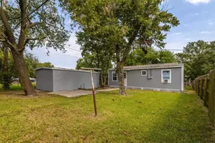 1109 13th St N, Texas City, TX 77590 - Photo 12