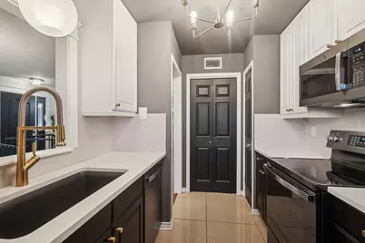 1709 San Sebastian Lane #1709, Houston, TX 77058 - Photo 4