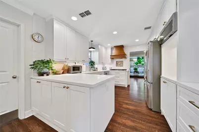 6238 Braesheather Circle, Houston, TX 77096 - Photo 12