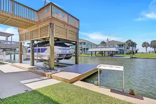 21732 Deaf P Smith Dr, Galveston, TX 77554 - Photo 32