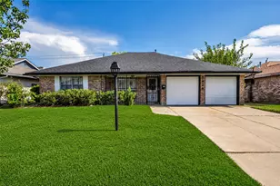 5426 Fairgreen Ln, Houston, TX 77048 - Photo 1