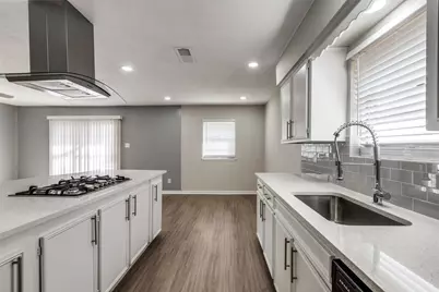 5426 Fairgreen Lane, Houston, TX 77048 - Photo 18