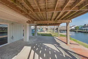 1216 Sailfish St, Bayou Vista, TX 77563 - Photo 10