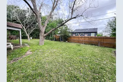 5863 Southgood Street, Houston, TX 77033 - Photo 2