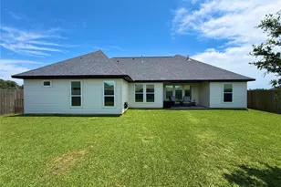 817 Greystone Ln, Angleton, TX 77515 - Photo 32
