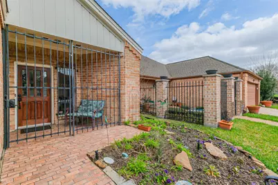 11139 Riverview Way, Houston, TX 77042 - Photo 2