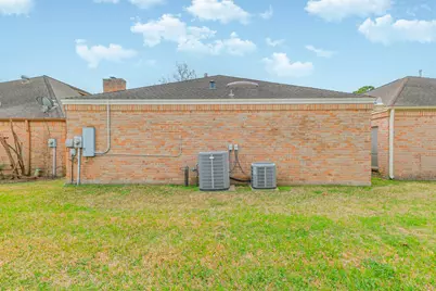 11139 Riverview Way, Houston, TX 77042 - Photo 50