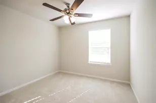 8215 Burnt Orchid Dr, Houston, TX 77016 - Photo 14