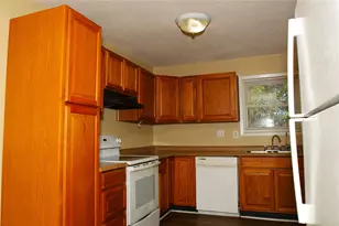 520 McKee St, Clute, TX 77531 - Photo 6