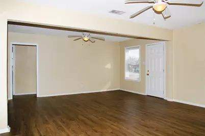 520 McKee Street, Clute, TX 77531 - Photo 2