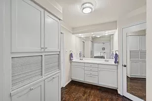 7719 Burning Hills Dr, Houston, TX 77071 - Photo 16