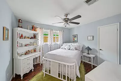 7719 Burning Hills Drive, Houston, TX 77071 - Photo 20