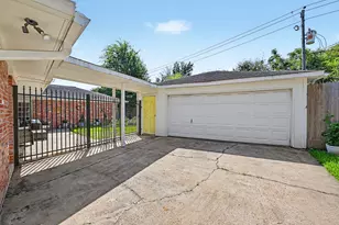 7719 Burning Hills Dr, Houston, TX 77071 - Photo 28
