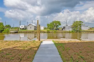 25696 FM457, Sargent, TX 77414 - Photo 16