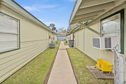 2200 Peach Avenue #4, Bay City, TX 77414 - Photo 1