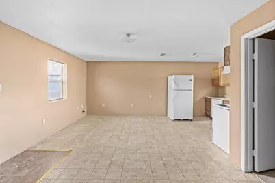 2200 Peach Avenue #4, Bay City, TX 77414 - Photo 14