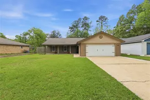 1914 Southwood Dr, Woodbranch, TX 77357 - Photo 2