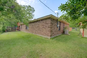 316 Hickman Ln, Angleton, TX 77515 - Photo 48