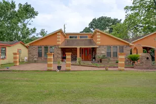 316 Hickman Ln, Angleton, TX 77515 - Photo 1