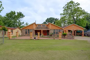 316 Hickman Ln, Angleton, TX 77515 - Photo 2