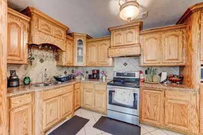 316 Hickman Lane, Angleton, TX 77515 - Photo 10