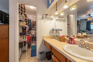 10107 Rocky Hollow Rd, La Porte, TX 77571 - Photo 18