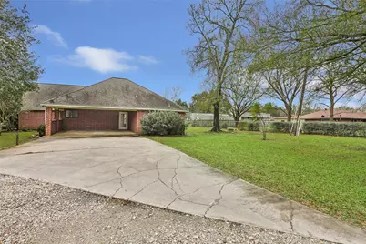 1002 Ransom Street, Anahuac, TX 77514 - Photo 4