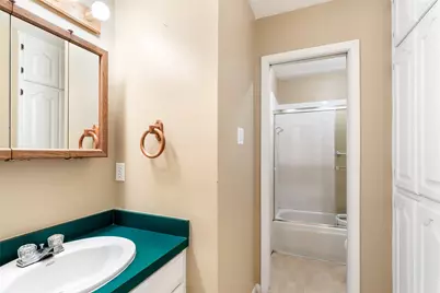 1002 Ransom Street, Anahuac, TX 77514 - Photo 22