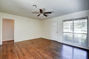 131 Lakewood Dr, Clute, TX 77531 - Photo 8