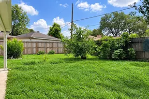 8831 Hendon Ln, Houston, TX 77036 - Photo 28