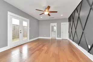 4962 Edison Park Ln, Houston, TX 77081 - Photo 32