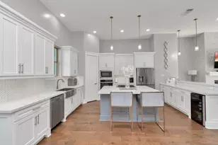 4962 Edison Park Ln, Houston, TX 77081 - Photo 1