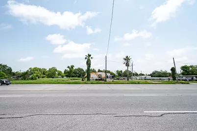 915 Highway 90, Liberty, TX 77575 - Photo 6