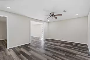 10613 Chadwick St, Houston, TX 77029 - Photo 12