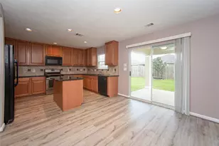 29314 Legends Bluff Dr, Spring, TX 77386 - Photo 10