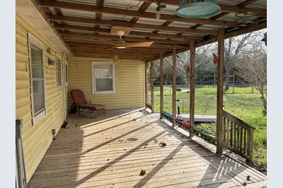 104 Draper Street, Columbus, TX 78934 - Photo 2